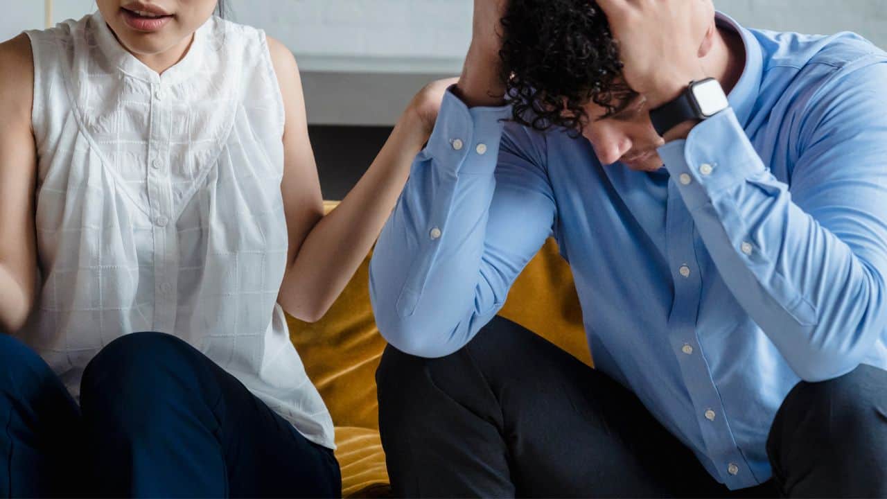 How to Tell Your Spouse You Want a Divorce [8 Tips]