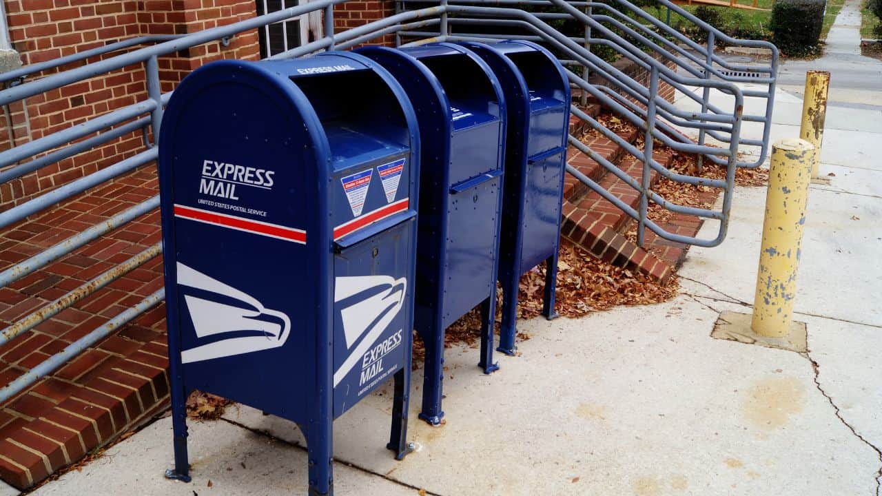 trash bin