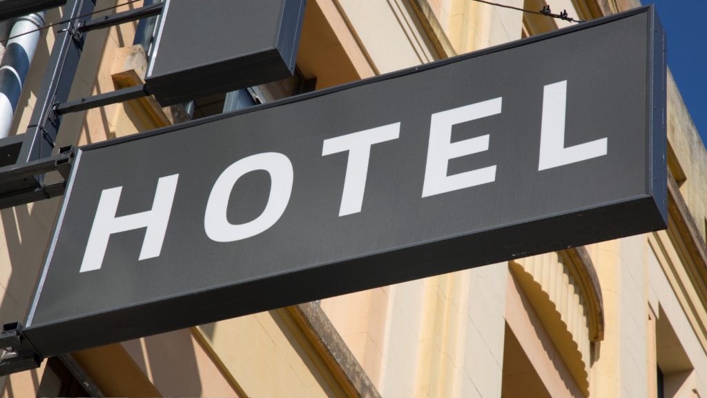 hotel-guns